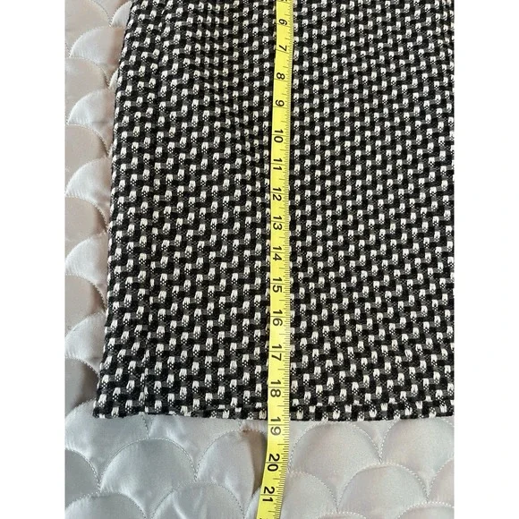 Ann Taylor LOFT Mini Skirt Wool Blend Lined Black and white size 12 Classic - Picture 4 of 6